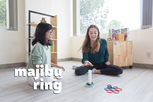 girls playing majibu ring